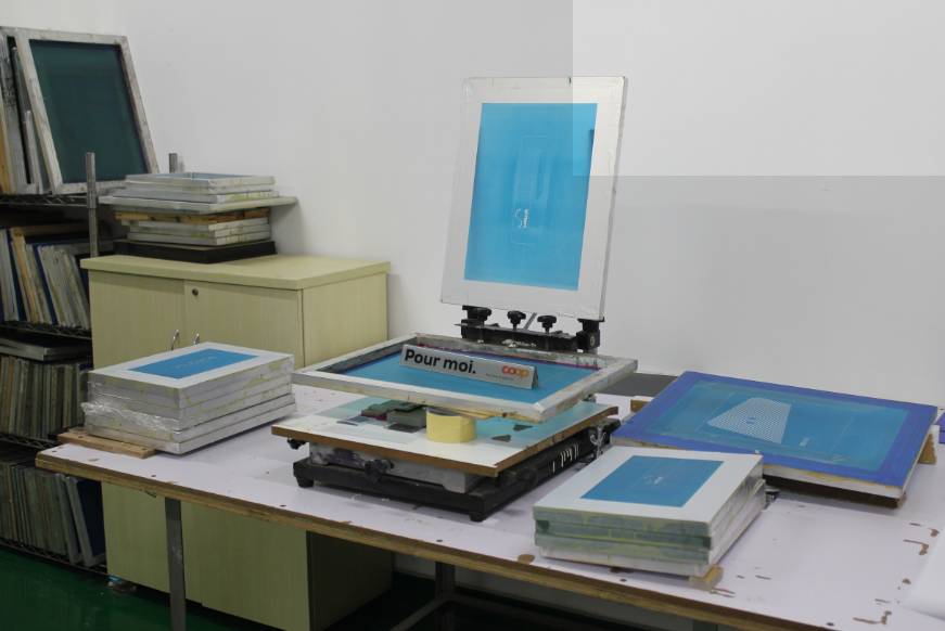 Silkscreen printing-a beautiful dot of acrylic products