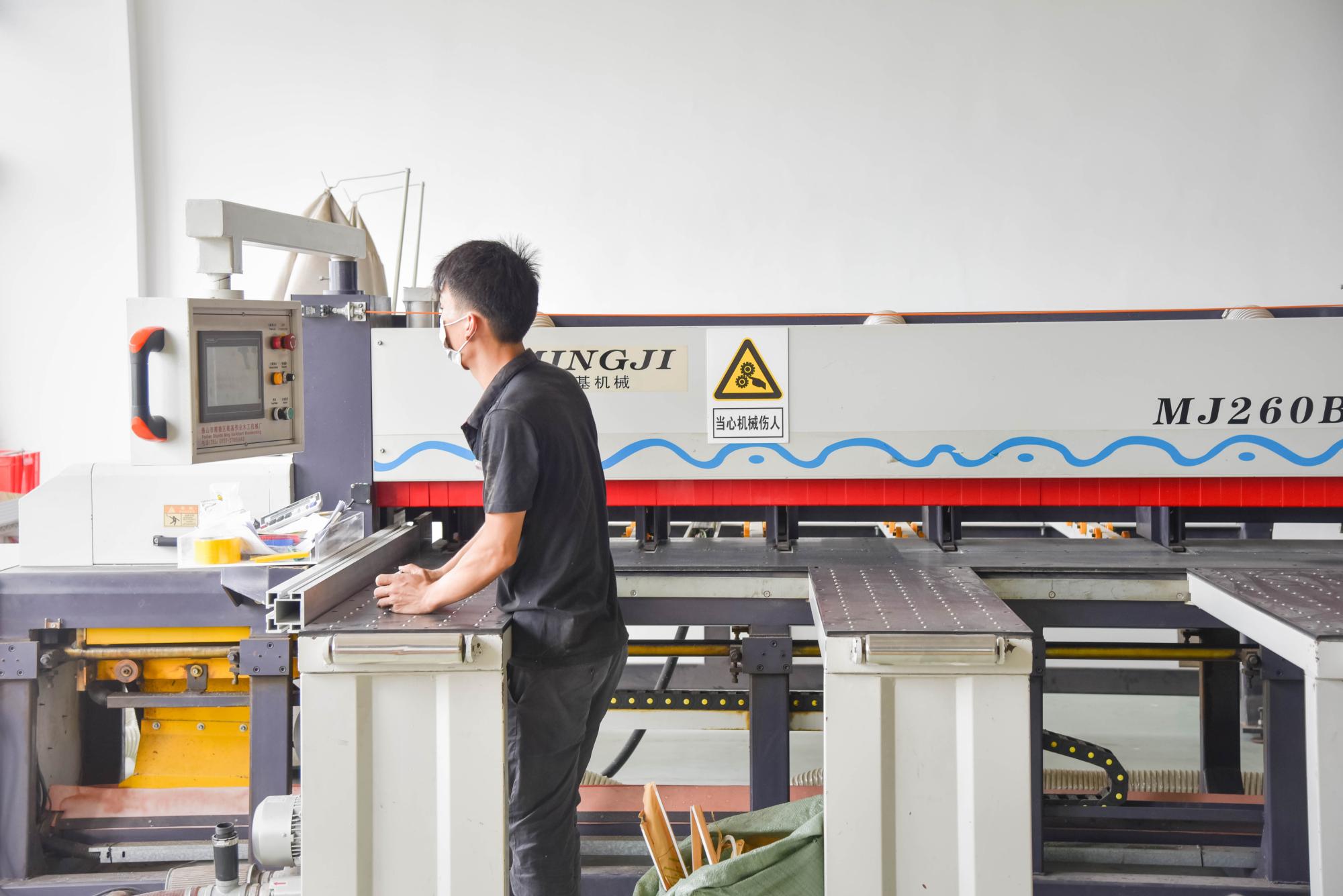 Two Decades of Expertise in Display Props: Dongguan Responsy Display Products Co., Ltd. Forges New Strength for Global 3C‑Terminal Display